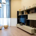 Appartamento Duomo - Historic Center, View, Comfort & Metro *