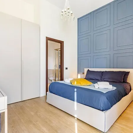 Duomo - Historic Center, View, Comfort & Metro Apartment *