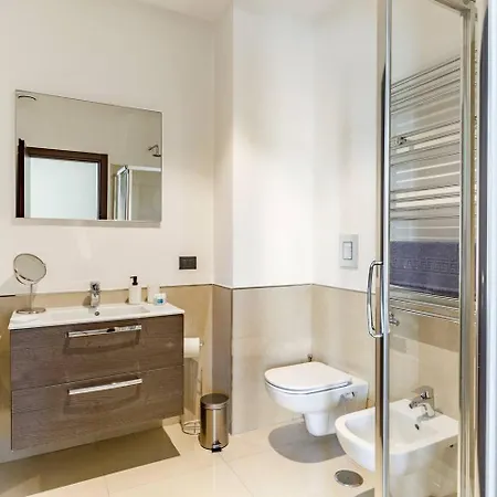 Apartment Duomo - Historic Center, View, Comfort & Metro
