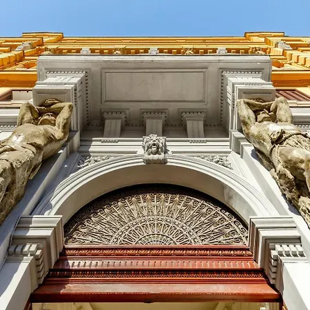 Duomo - Historic Center, View, Comfort & Metro Apartment *