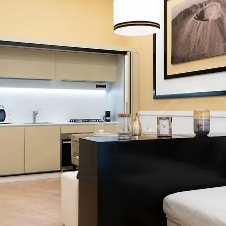 Duomo - Historic Center, View, Comfort & Metro Apartment Neapel